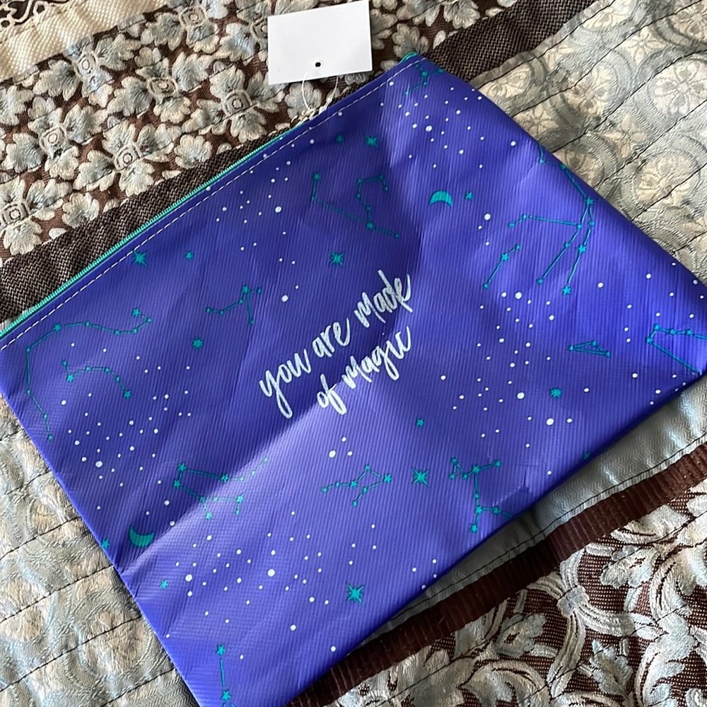 Thrive cosmetics makeup bag